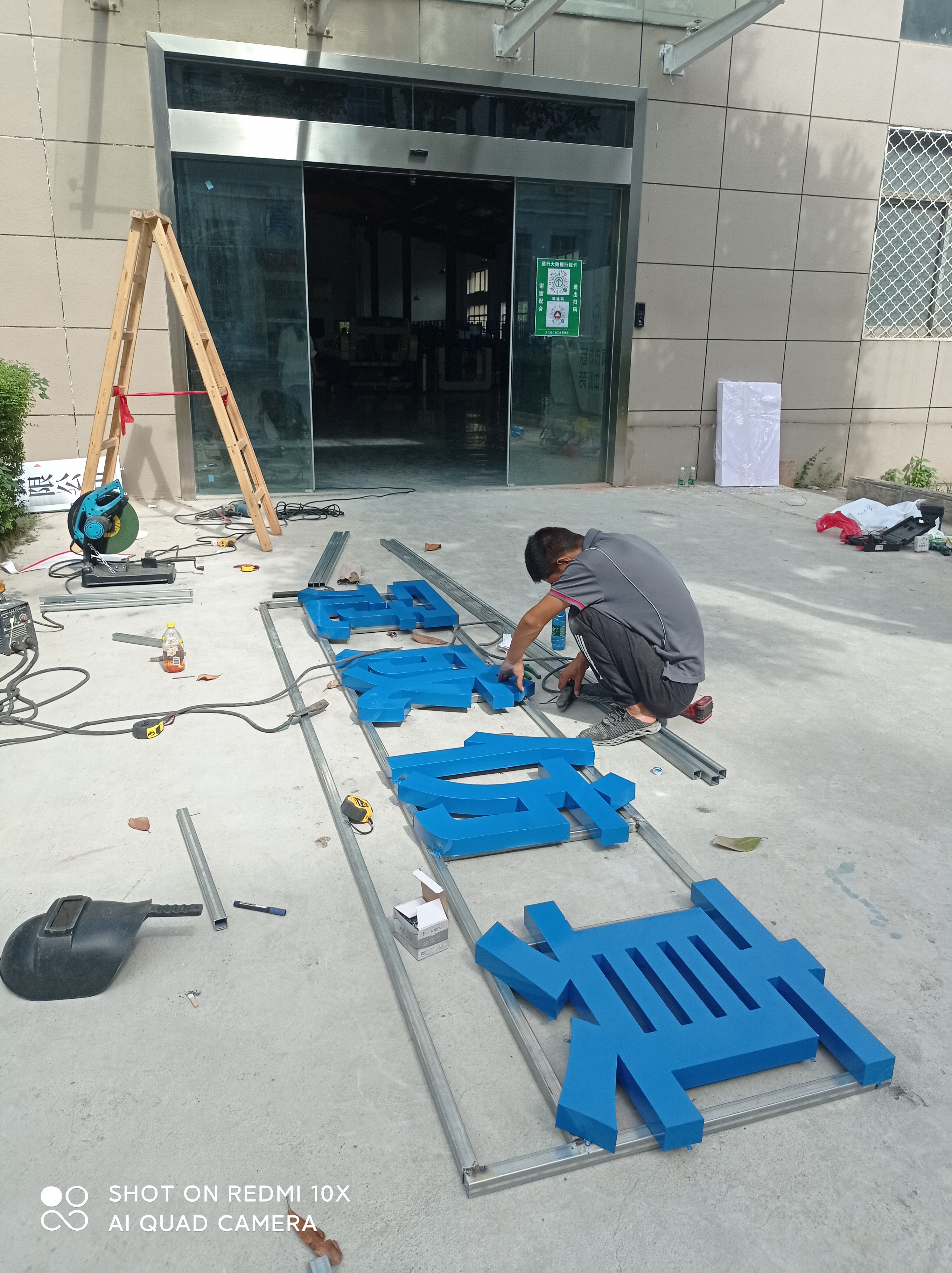 九江户外广告软膜灯箱制作楼体广告安装