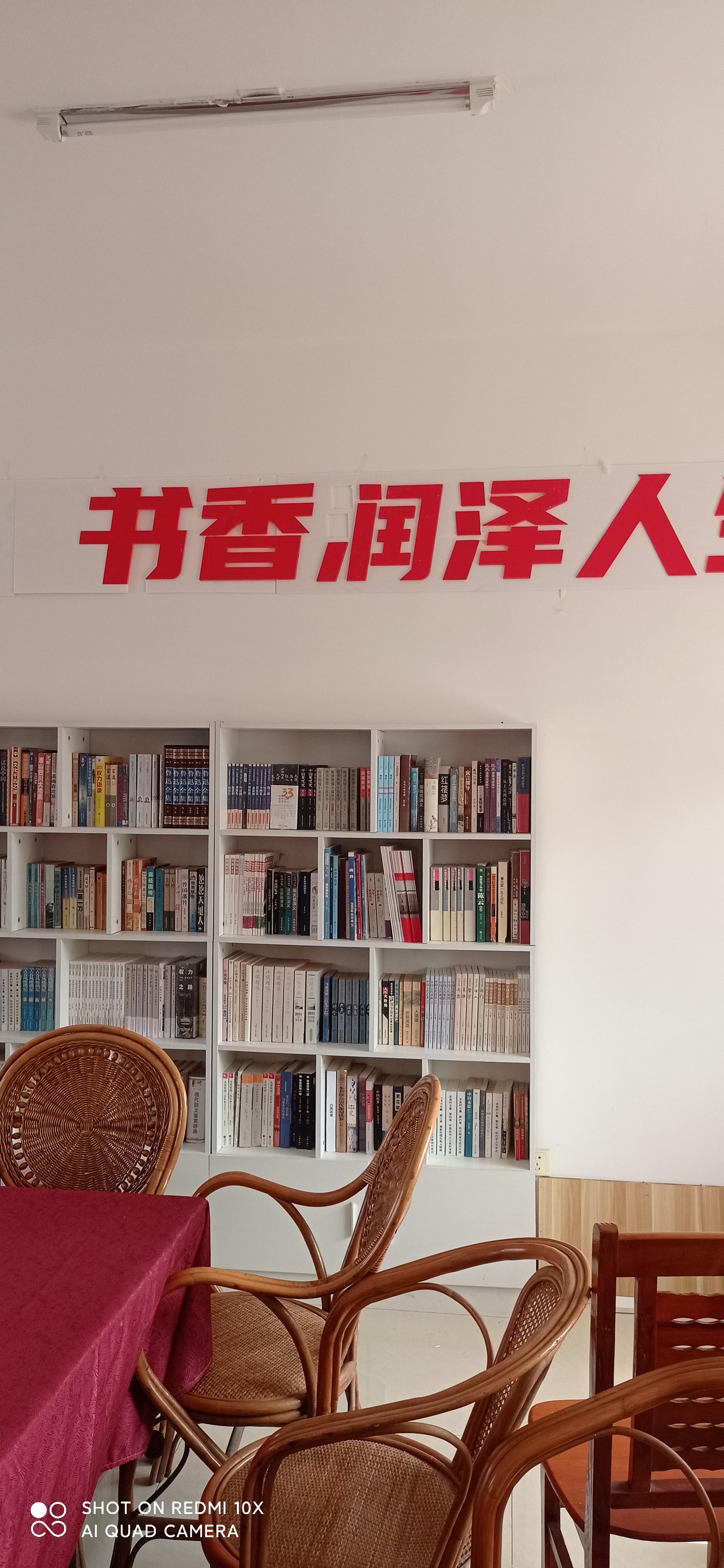 九江大型户外广告灯箱户外标识牌安装